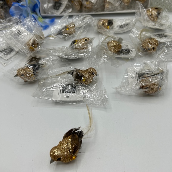 Catherine Lillywhite’s Gold Clip-On Birds – Set of 12 Glitter Decor Pieces - Picture 2 of 4